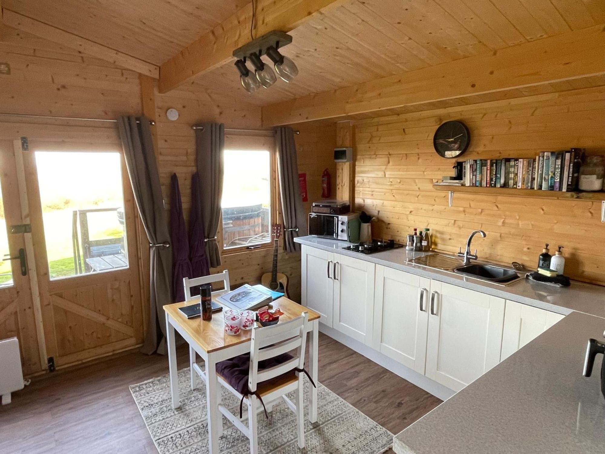 Cosy Cabin In Annie'S Meadow West Meon Dış mekan fotoğraf