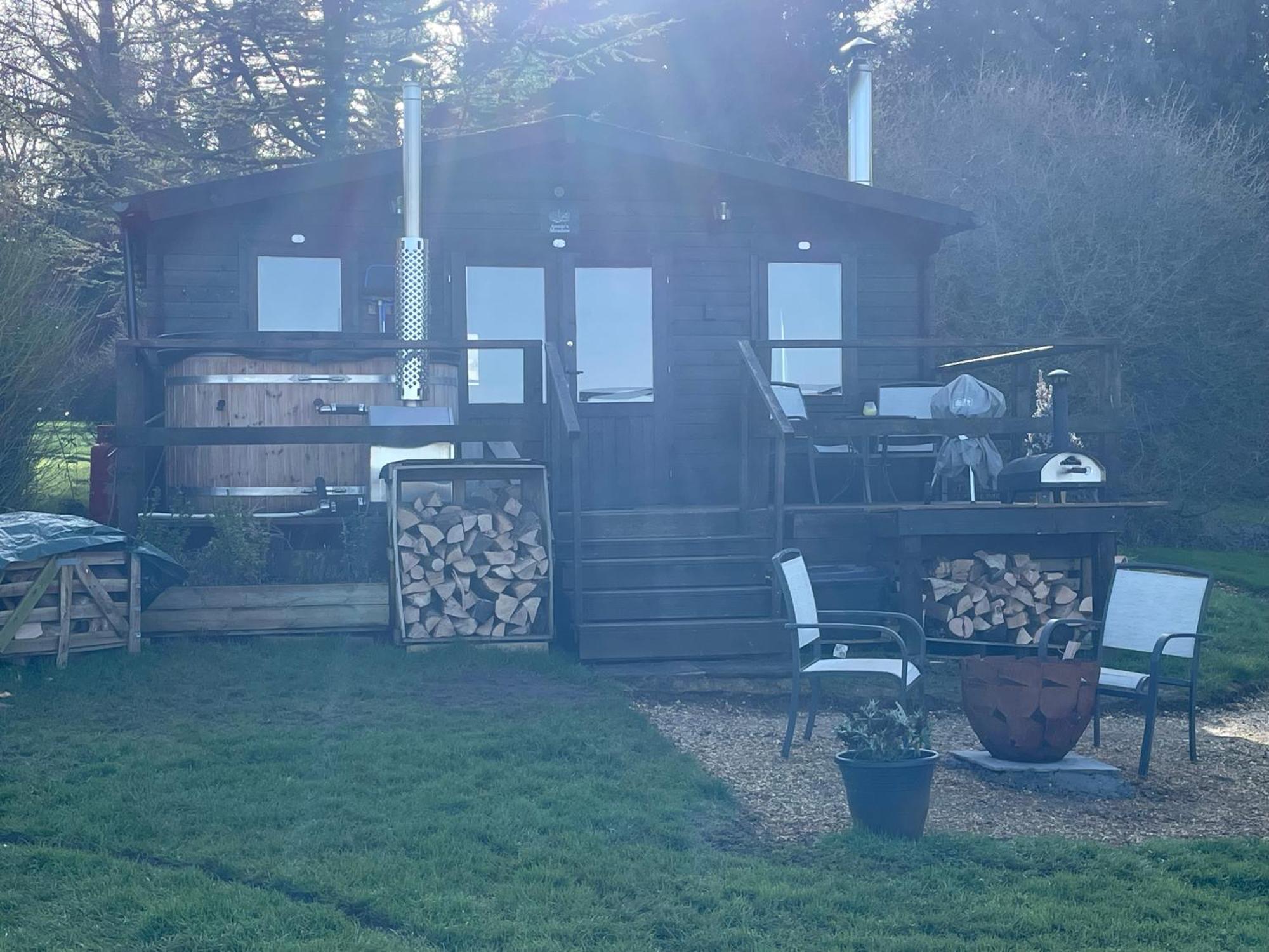 Cosy Cabin In Annie'S Meadow West Meon Dış mekan fotoğraf